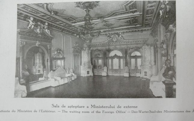File:Sala de aşteptare a Ministerului de Afaceri Externe după restaurare Sursa România Ilustrată, anul V, ianuarie 1930 0.jpg