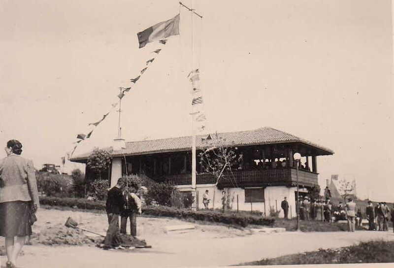File:Clubul nautic şi de înot al Băncii Naţionale a României, inaugurat la data de 1 Mai 1941, pe malul lacului Floreasca 01.jpg