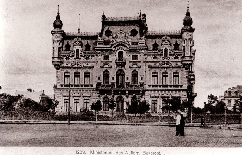File:1919 Palatul Ministerului de Externe (Palatul Sturdza) în perioada interbelică. Vedere din Germania.jpg