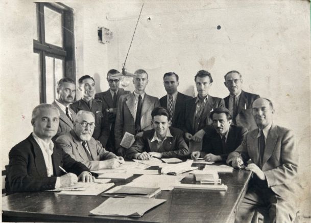 File:Hipodrom Baneasa 1942 26 iulie pariori curse cai 1.jpg