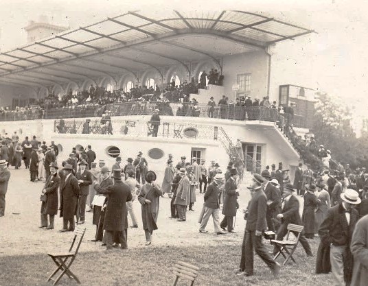 File:Hipodromul Baneasa 1942.jpg