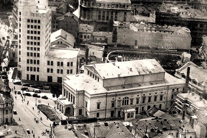 File:1935 Teatrul National si Teatrul de vara Otetelesanu, in spate.jpg