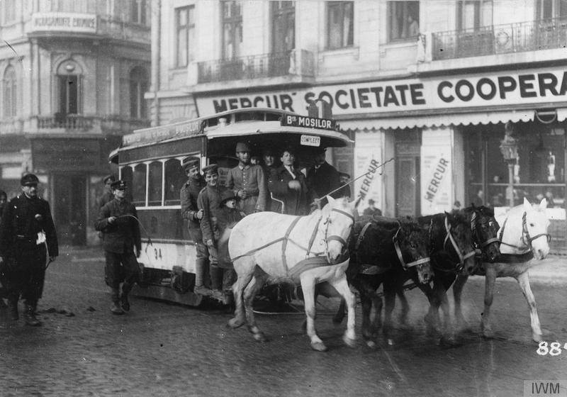 File:Tramvai cu cai pe linia 1-Calea Griviței-Bd.Moșilor, decembrie 1916.jpg