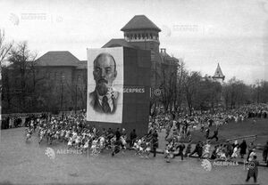 1949, Piața Victoriei.jpg