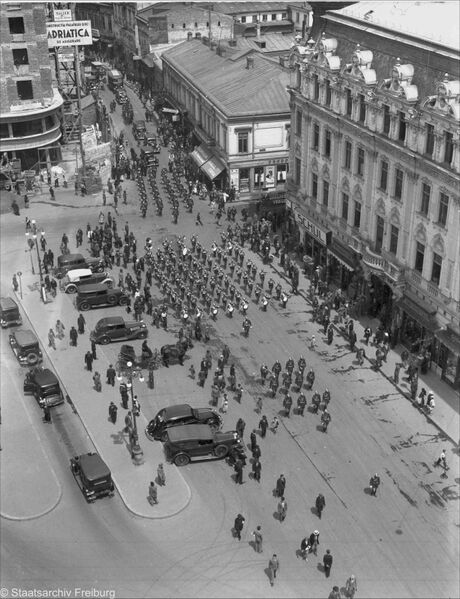 File:1935-5 Calea Victoriei, Willy Pragher 11.jpg