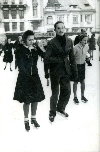 File:Patinoarul Oteteleșanu de pe Calea Victoriei 1939.jpg