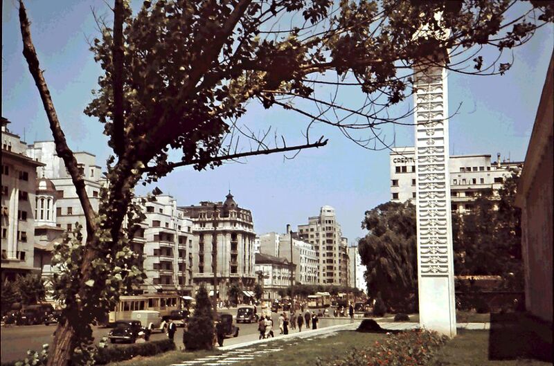 File:1942 May Boulevard Bratianu with pavilion Transnistria.jpg