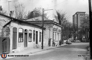 1980 Pe strada Sf. Apostoli.jpg