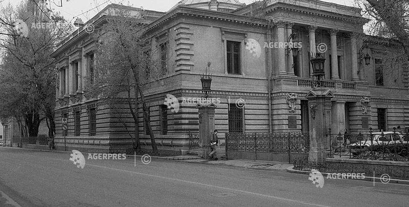 File:Casa Vernescu din Bucuresti (Calea Victoriei) 1992 2.jpg