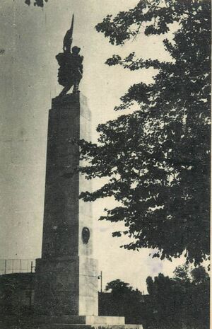 1949 Monumentul Eroilor Sovietici.jpg