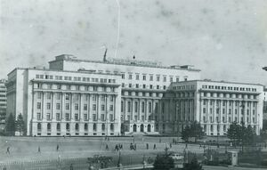 1966 Piata Victoriei 06 Palatul Victoria 196x.jpg