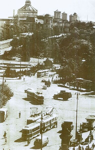 File:1964 sau 1968 (vedere spre Patriarhie).jpg