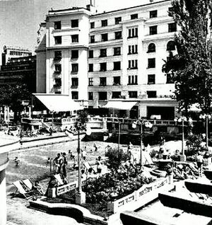 1965 Hotel Lido şi celebra piscină cu valuri. (anii '60).jpg