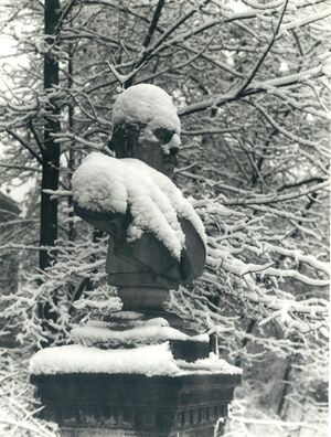 1928 Bust din grădina Ateneului (Vasile Alecsandri).jpg