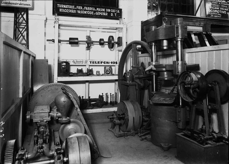 File:Standul Turnătoriei de Fier și Fabrica de Mașini din Cluj.jpg