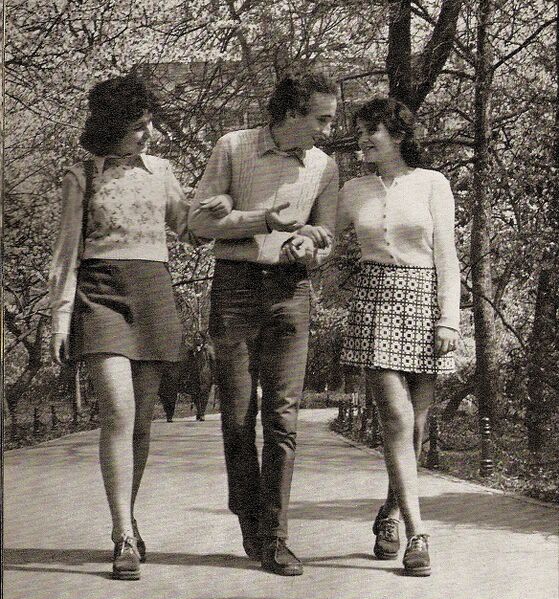 File:Cismigiu bw.jpg