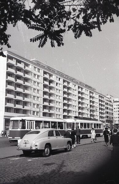 File:Bloc de locuințe în Piața de Flori (Bulevardul 1848) 1961 12.jpg