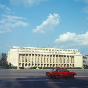 1990 Piata Victoriei 07.jpg