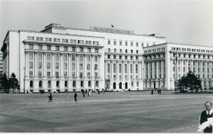 1966 Piata Victoriei 05 Palatul Victoria 196x.jpg