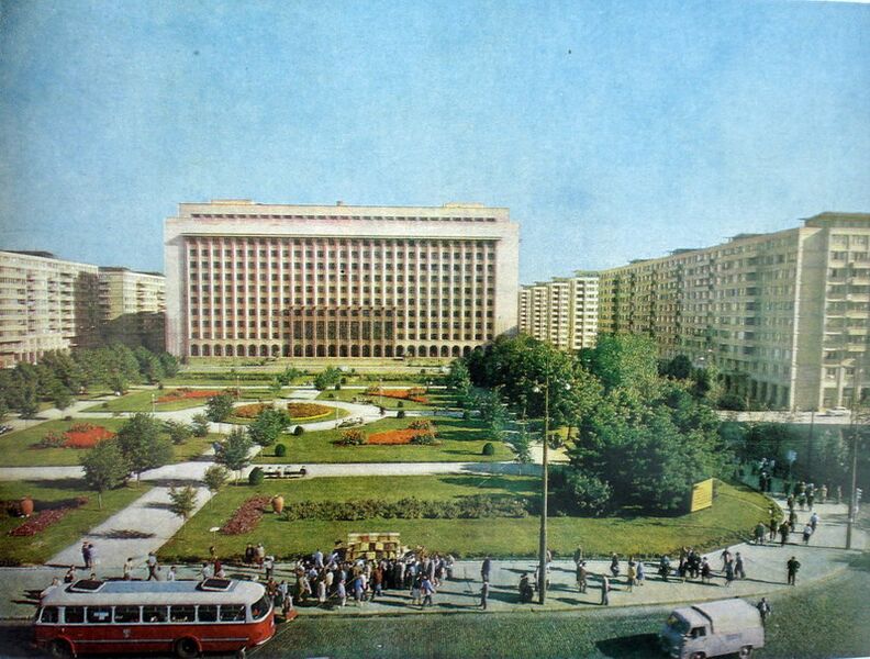 File:1967 piata garii de nord1 334.jpg