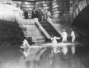 1939 boboteaza-pe-dambovita.jpg