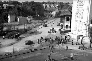 1944 Piata Victoriei -4.jpg