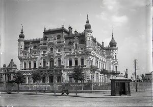 1909 m197501120579-2x.jpg