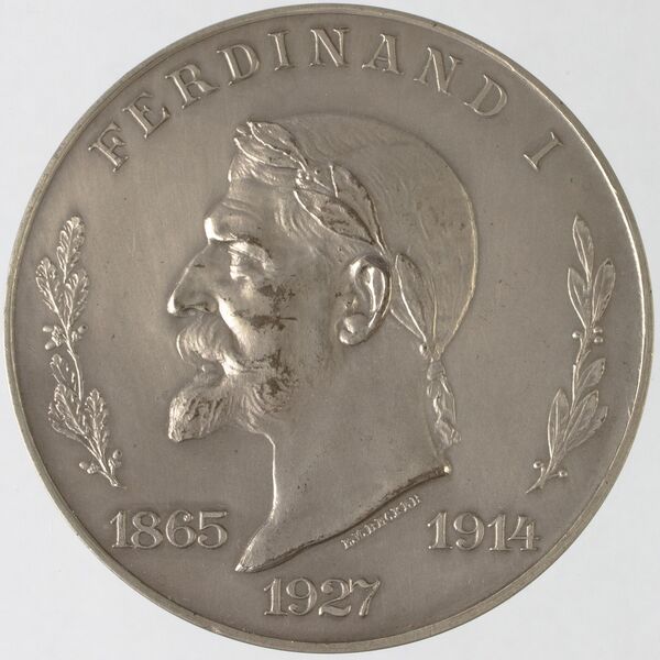 File:Medalie, Monumentul Marelui Rege Ferdinand I 2.jpg