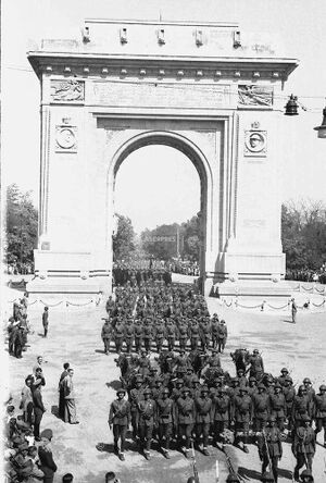 1945 Arcul de Triumf 2.jpg