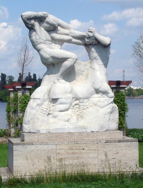 File:Lupta lui Hercule cu Centaurul-Ion Jalea 1925 - Herastrau.jpg