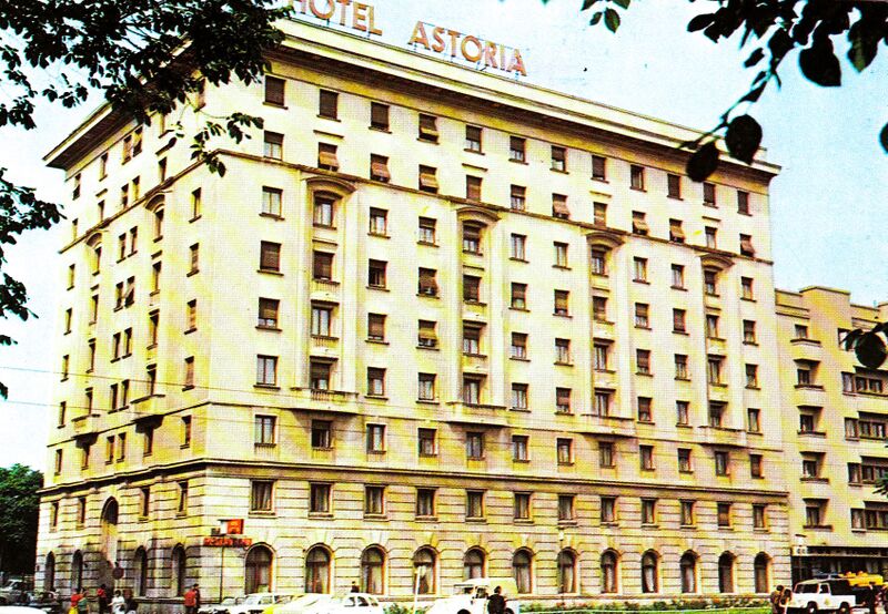 File:Hotel Astoria - anii 70.jpg