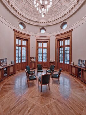 Una dintre rotondele laterale.jpg