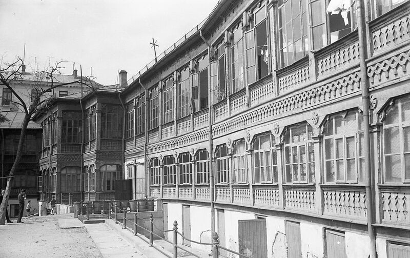 File:1966 Hanul Manuc (hotel Dacia) 3 1966.jpg