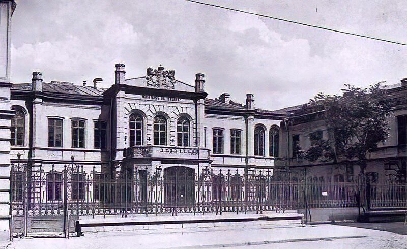 File:1938 Str. Academiei Ministerul de Interne.2-DeNoiseAI-severe-noise.jpg