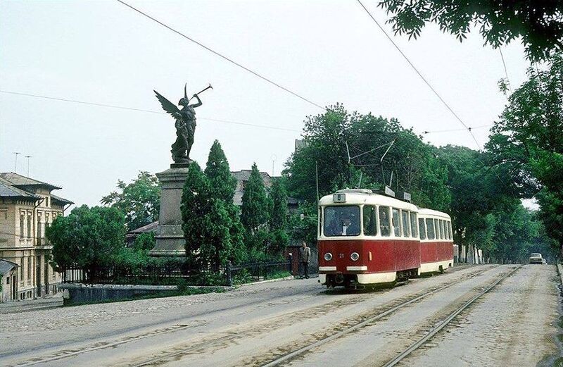 File:Str. Uranus la intersectia cu str. Fonteriei, 19 Iunie 1983.jpg