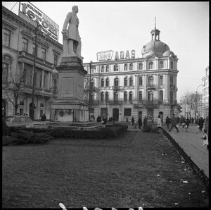 Piata Universitatii 233 197x.jpg