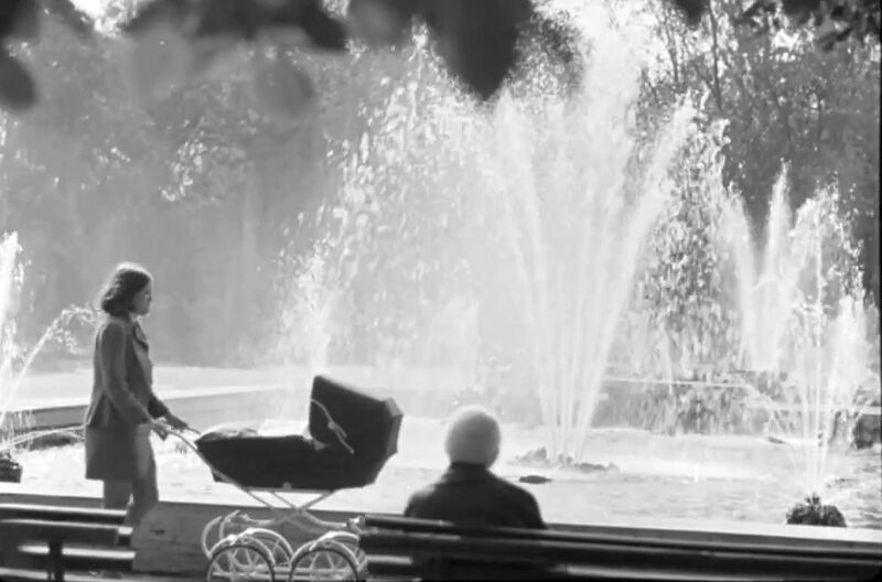 File:Fantana Izvorul Rece 1 1970.jpg