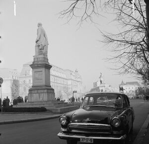 Piata Universitatii 107 195x.jpg