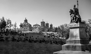 1910 Monumentul Barbu Catargiu bw.png