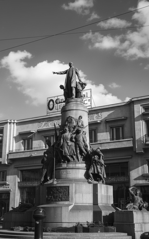 Monumentul Take Ionescu bw.png