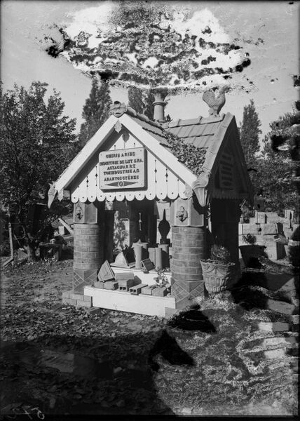 File:Chioșc al Societății de Industrie de Lut S.P.A. Ghiriș din Arieș.jpg