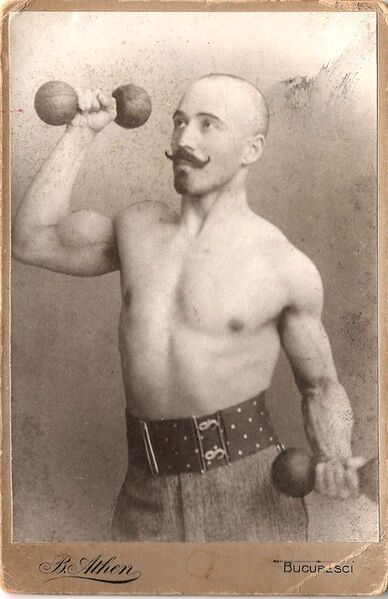 File:Atelier fotografic B. Athen 3 1904.jpg