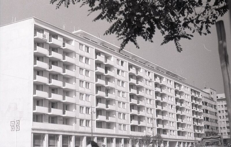 File:Bloc de locuințe în Piața de Flori (Bulevardul 1848) 1961 10.jpg