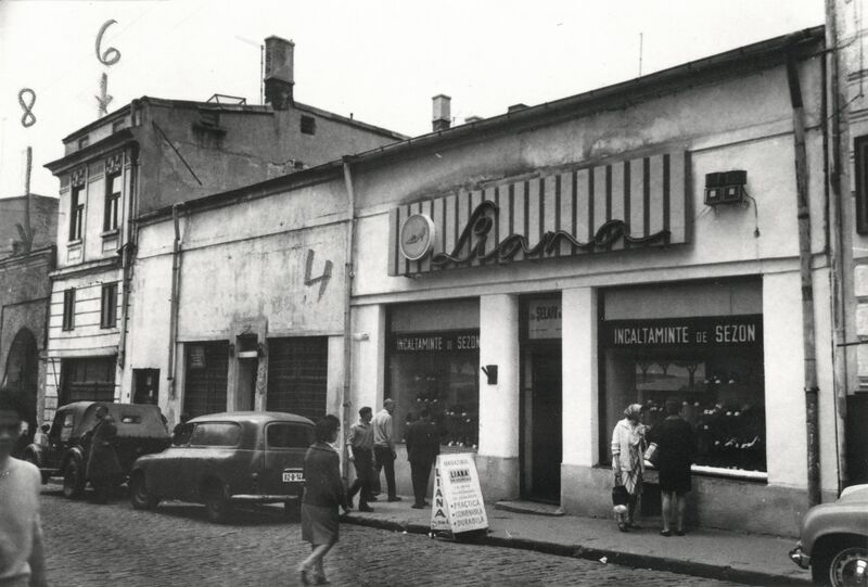 File:Strada Șelari nr. 4-8 și magazinul de încălțăminte Liana 1965.jpg