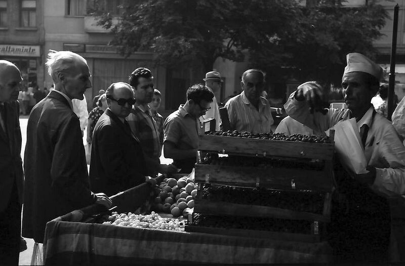 File:1971 Piata Amzei 4 September 1971.jpg