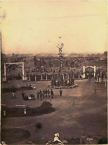 File:Sarbatorile Mosilor Bucuresti 1860 2 foto Carol Popp de Szathmari.jpg