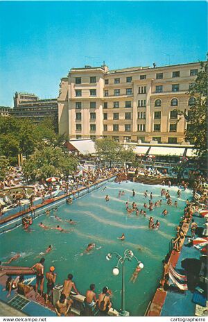1966 Lido swimming pool 1.jpg
