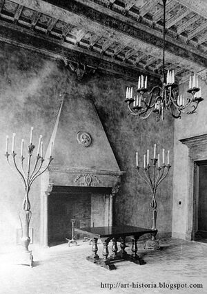 Semineu din sala de Consiliu.jpg