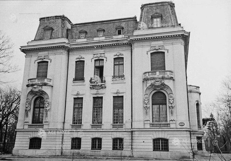 File:Scoala de Literatura si Critica Literara 'Mihai Eminescu' din bd. Kiseleff.1951.jpg