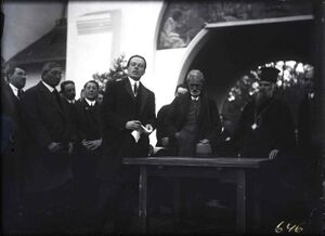 Generalul Alexandru Averescu și Mitropolitul Miron Cristea 5.jpg